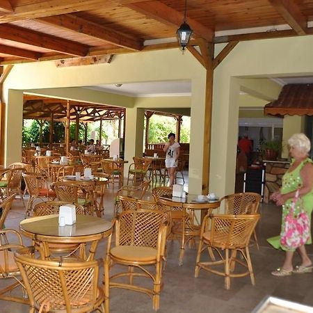 Larissa Inn Бельдиби Экстерьер фото