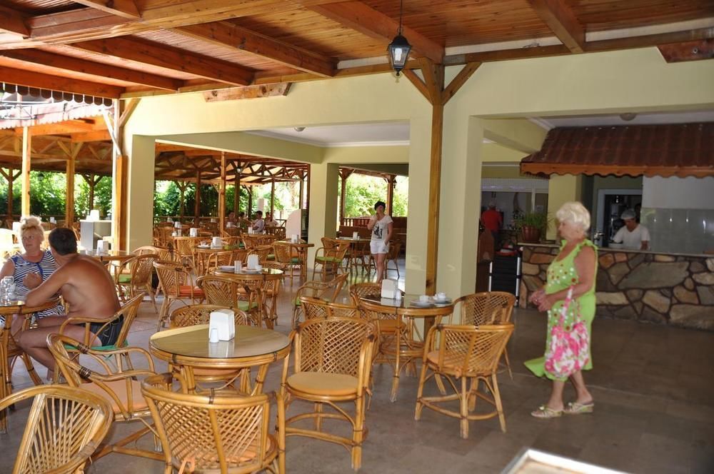 Larissa Inn Бельдиби Экстерьер фото